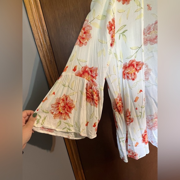Torrid White Floral Kimono Size 00/0 - Picture 2 of 4